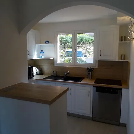8 Au Village Marin Вилла *